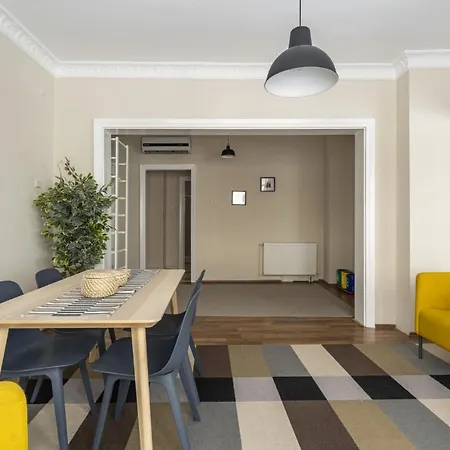 Modern Flat Near Popular Attractions In Beyoglu アパート